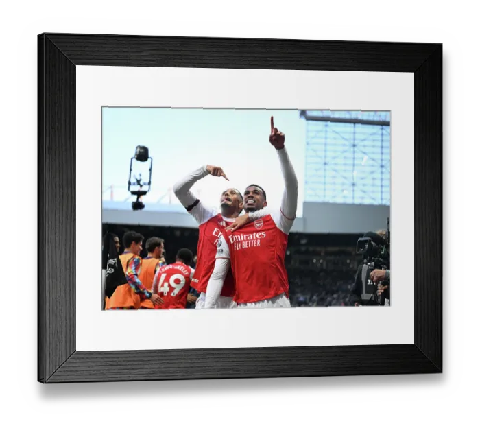 Framed Print : Newcastle United v Arsenal - Premier League