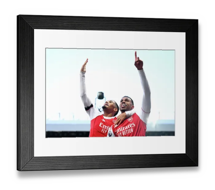 Framed Print : Newcastle United v Arsenal - Premier League