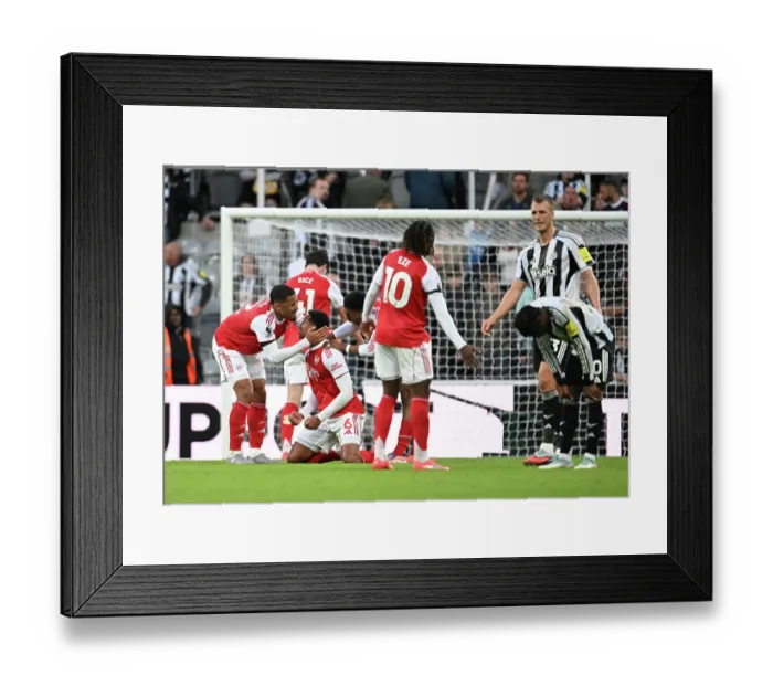 Framed Print : Newcastle United v Arsenal - Premier League Framed Print : Newcastle United v Arsenal - Premier League