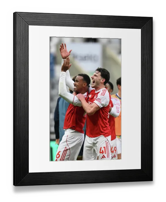 Framed Print : Newcastle United v Arsenal - Premier League Framed Print : Newcastle United v Arsenal - Premier League