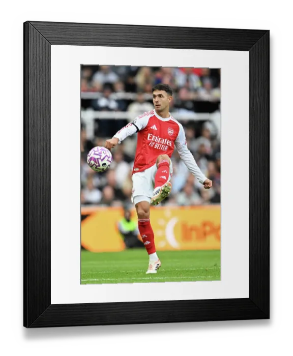 Framed Print : Newcastle United v Arsenal - Premier League Framed Print : Newcastle United v Arsenal - Premier League
