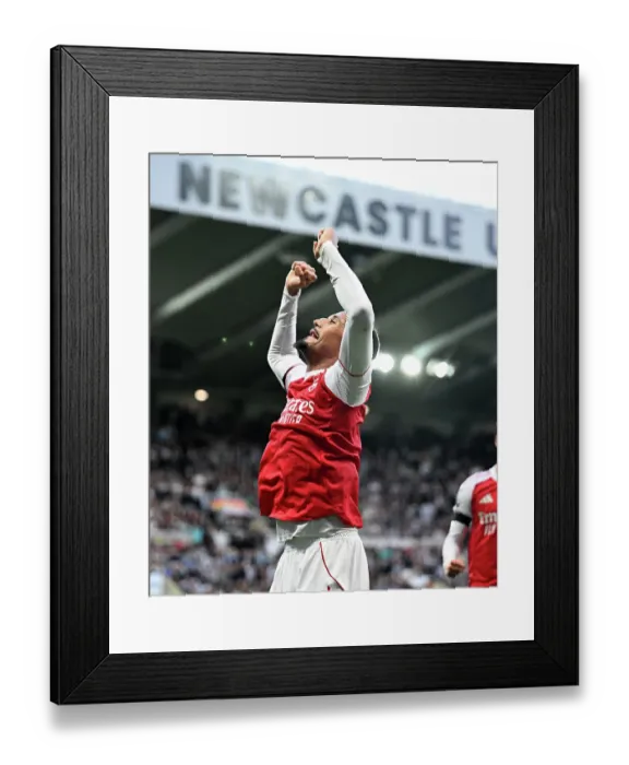 Framed Print : Newcastle United v Arsenal - Premier League Framed Print : Newcastle United v Arsenal - Premier League