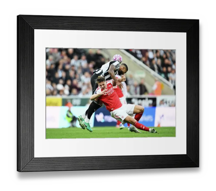 Framed Print : Newcastle United v Arsenal - Premier League Framed Print : Newcastle United v Arsenal - Premier League