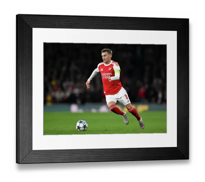 Framed Print : Arsenal FC v Olympiacos FC - UEFA Champions League 2025 / 26 League Phase MD2