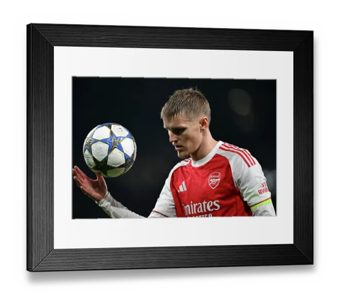 Framed Print : Arsenal FC v Olympiacos FC - UEFA Champions League 2025 / 26 League Phase MD2