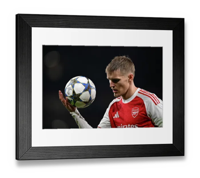 Framed Print : Arsenal FC v Olympiacos FC - UEFA Champions League 2025 / 26 League Phase MD2
