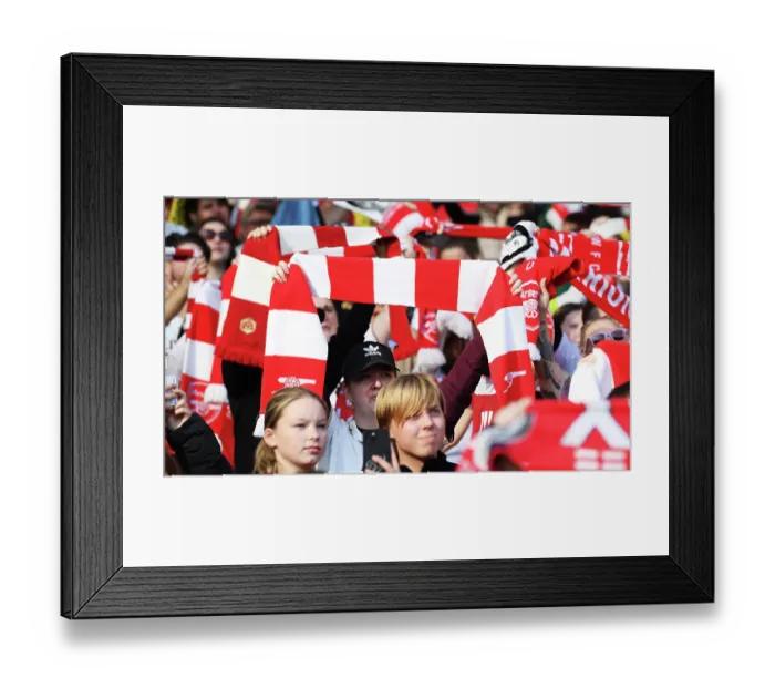 Framed Print : Arsenal v Brighton & Hove Albion - Barclays Women's Super League Arsenal v Brighton & Hove Albion - Barclays Women's Super League