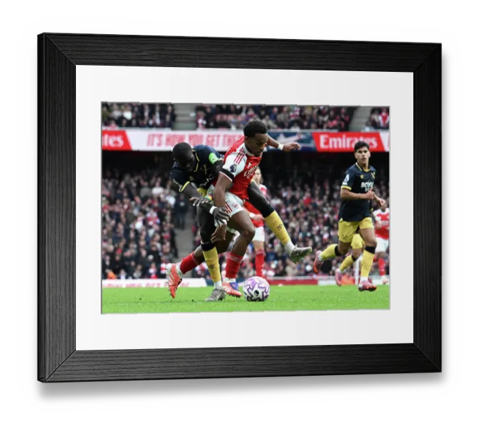 Framed Print : Arsenal v West Ham United - Premier League Framed Print : Arsenal v West Ham United - Premier League