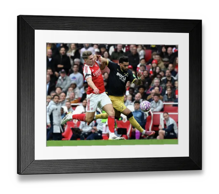 Framed Print : Arsenal v West Ham United - Premier League Framed Print : Arsenal v West Ham United - Premier League