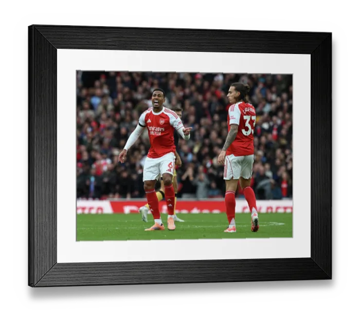 Framed Print : Arsenal v West Ham United - Premier League Framed Print : Arsenal v West Ham United - Premier League