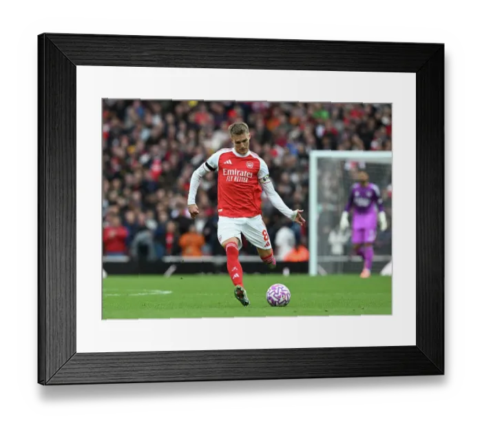 Framed Print : Arsenal v West Ham United - Premier League Framed Print : Arsenal v West Ham United - Premier League