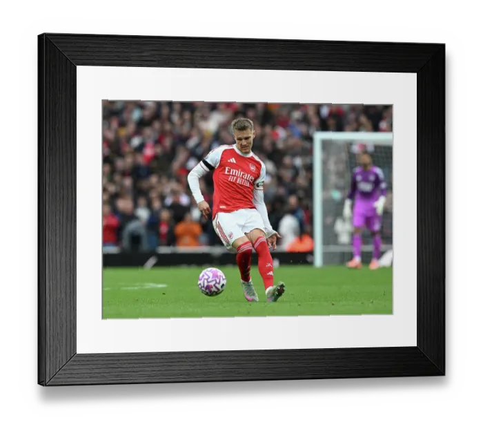 Framed Print : Arsenal v West Ham United - Premier League Framed Print : Arsenal v West Ham United - Premier League
