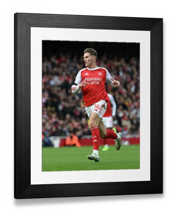 Framed Print : Arsenal v West Ham United - Premier League Framed Print : Arsenal v West Ham United - Premier League