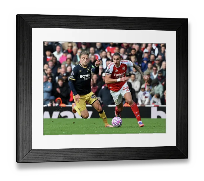 Framed Print : Arsenal v West Ham United - Premier League Framed Print : Arsenal v West Ham United - Premier League