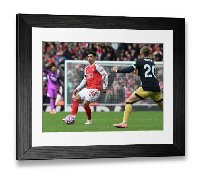 Framed Print : Arsenal v West Ham United - Premier League