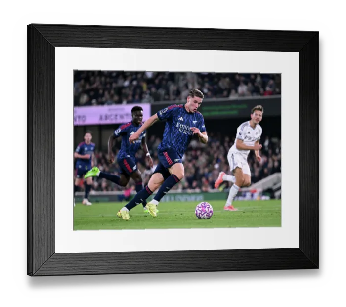 Framed Print : Fulham v Arsenal - Premier League