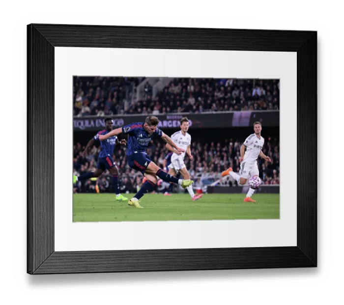 Framed Print : Fulham v Arsenal - Premier League Framed Print : Fulham v Arsenal - Premier League