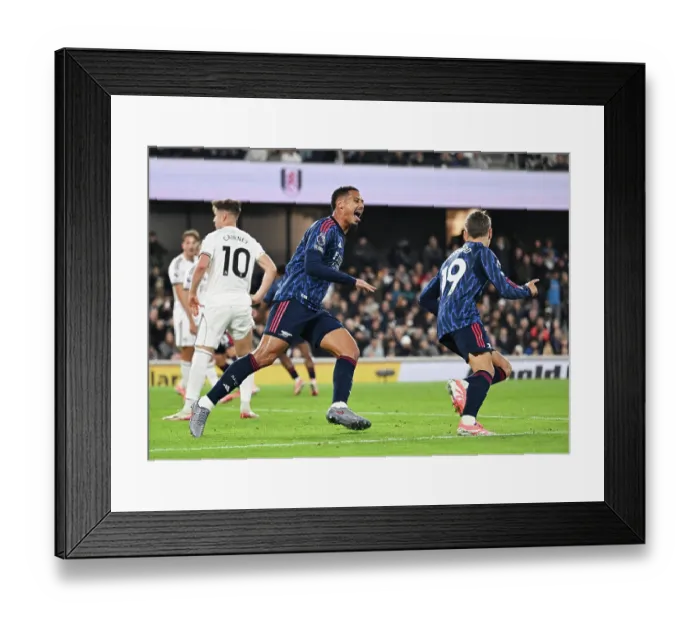 Framed Print : Fulham v Arsenal - Premier League