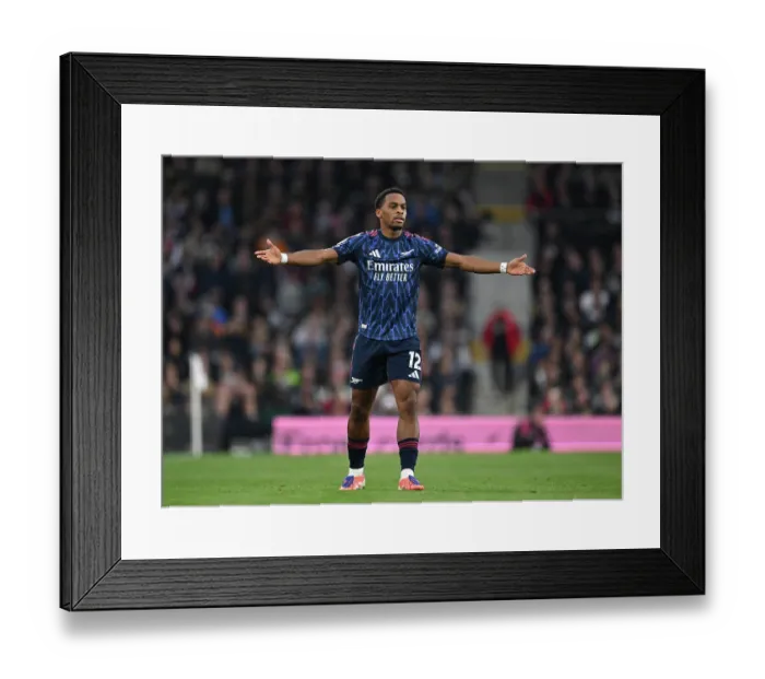 Framed Print : Fulham v Arsenal - Premier League