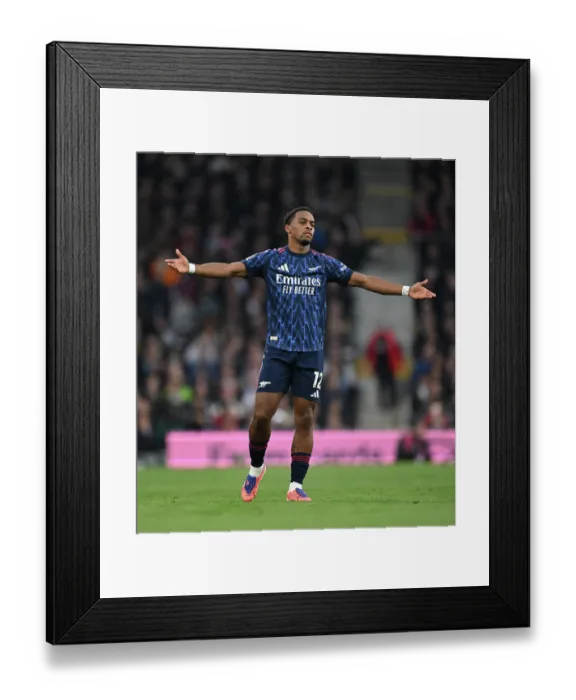Framed Print : Fulham v Arsenal - Premier League