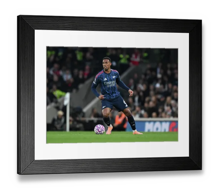 Framed Print : Fulham v Arsenal - Premier League