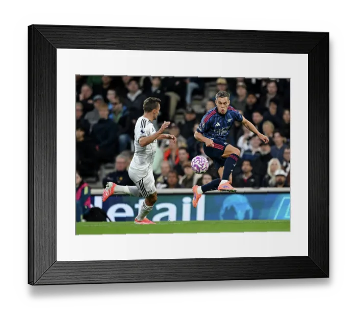 Framed Print : Fulham v Arsenal - Premier League