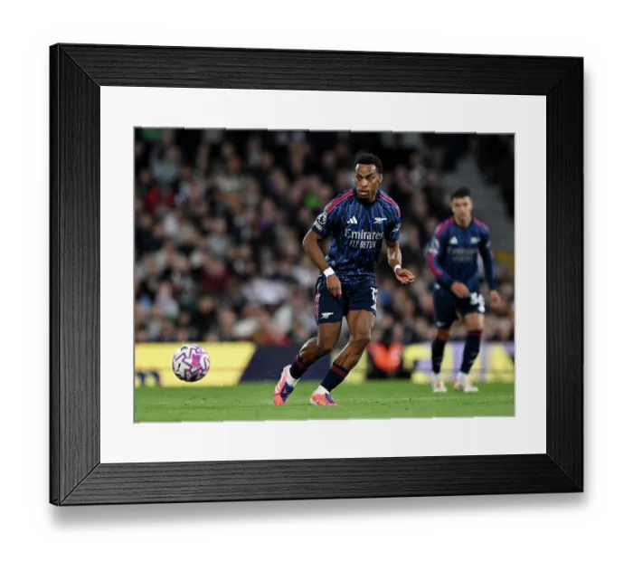 Framed Print : Fulham v Arsenal - Premier League Framed Print : Fulham v Arsenal - Premier League