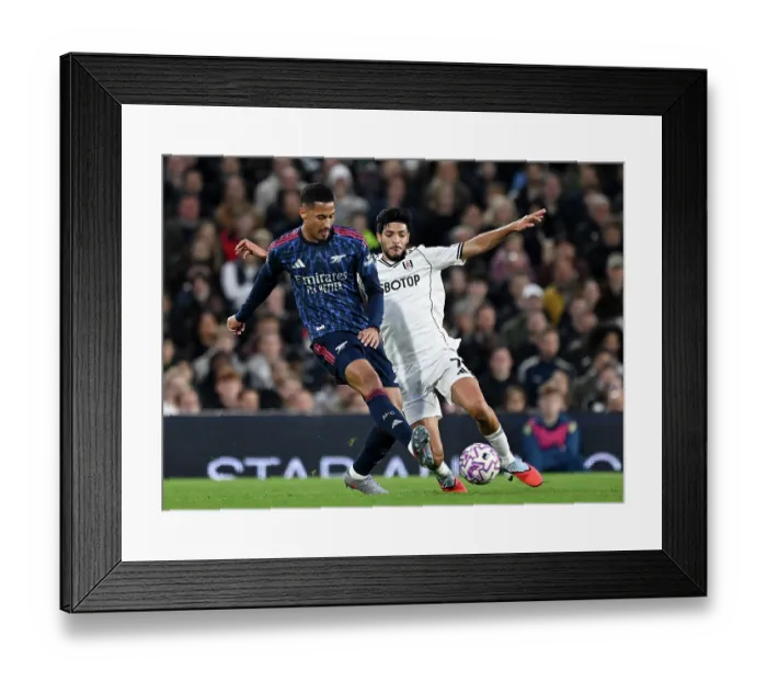 Framed Print : Fulham v Arsenal - Premier League Framed Print : Fulham v Arsenal - Premier League