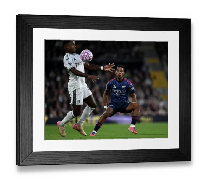 Framed Print : Fulham v Arsenal - Premier League Framed Print : Fulham v Arsenal - Premier League