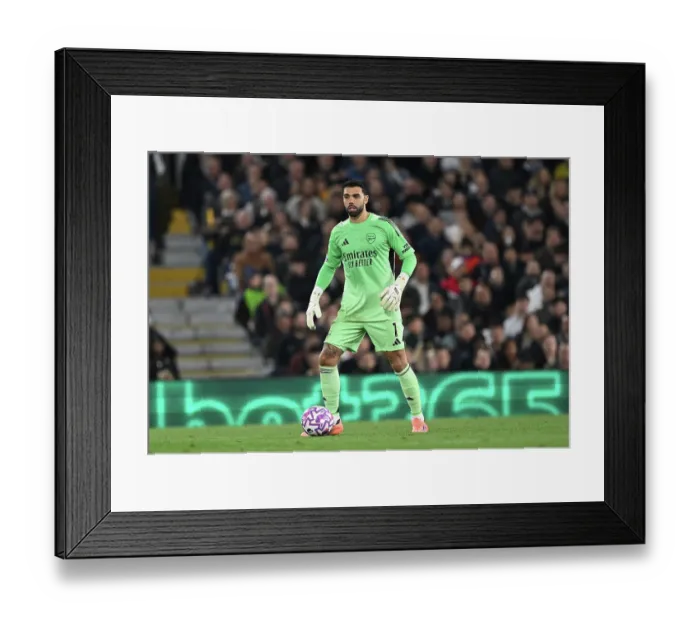 Framed Print : Fulham v Arsenal - Premier League Framed Print : Fulham v Arsenal - Premier League