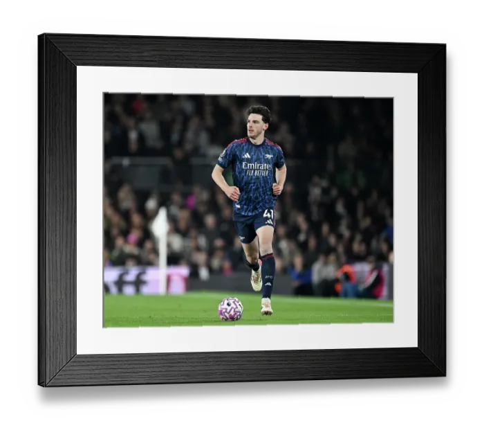 Framed Print : Fulham v Arsenal - Premier League Framed Print : Fulham v Arsenal - Premier League