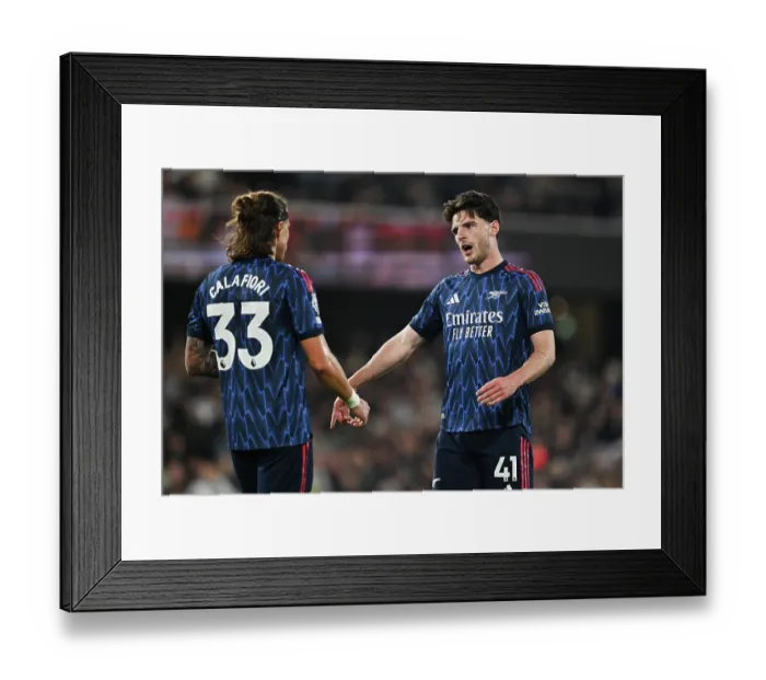Framed Print : Fulham v Arsenal - Premier League Framed Print : Fulham v Arsenal - Premier League