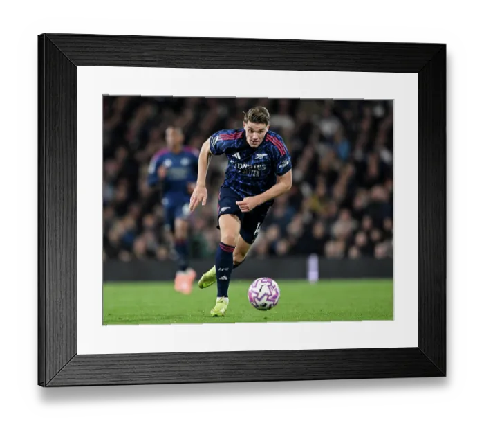Framed Print : Fulham v Arsenal - Premier League