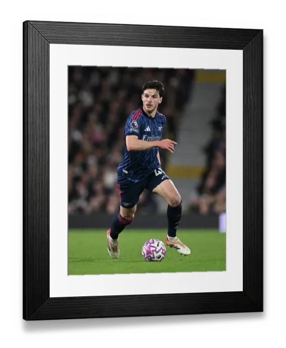 Framed Print : Fulham v Arsenal - Premier League Framed Print : Fulham v Arsenal - Premier League