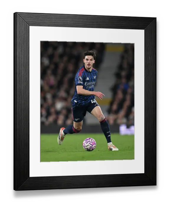 Framed Print : Fulham v Arsenal - Premier League Framed Print : Fulham v Arsenal - Premier League