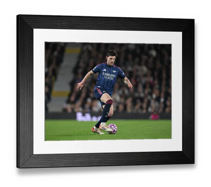 Framed Print : Fulham v Arsenal - Premier League Framed Print : Fulham v Arsenal - Premier League