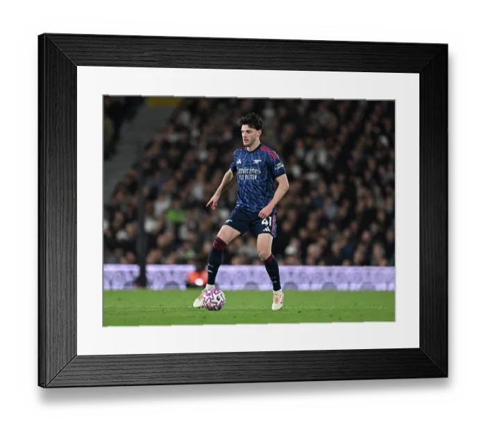 Framed Print : Fulham v Arsenal - Premier League Framed Print : Fulham v Arsenal - Premier League