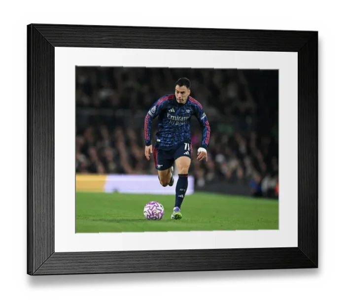 Framed Print : Fulham v Arsenal - Premier League Framed Print : Fulham v Arsenal - Premier League