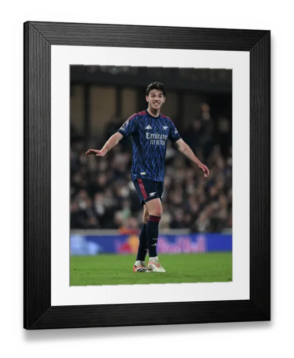 Framed Print : Fulham v Arsenal - Premier League