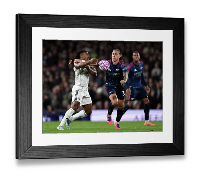 Framed Print : Fulham v Arsenal - Premier League