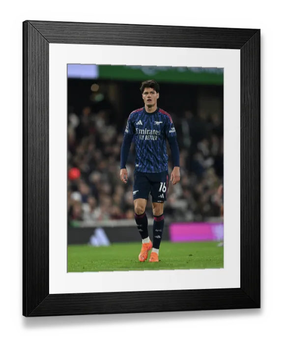 Framed Print : Fulham v Arsenal - Premier League