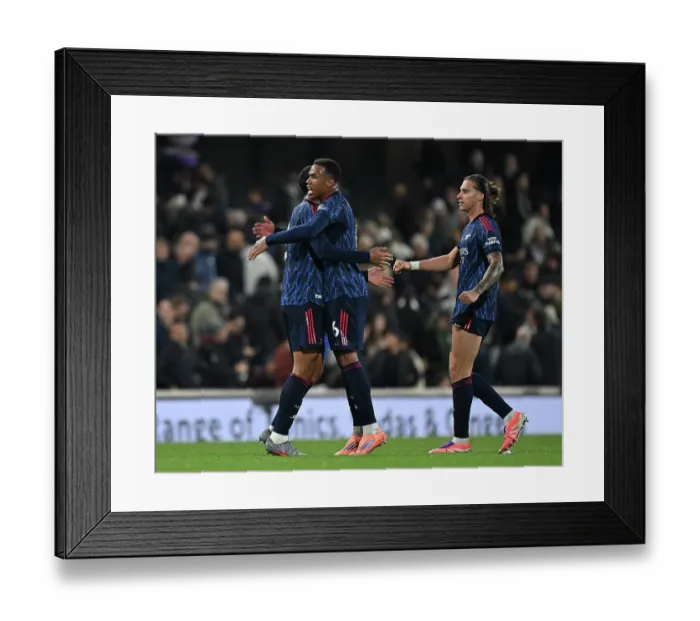 Framed Print : Fulham v Arsenal - Premier League