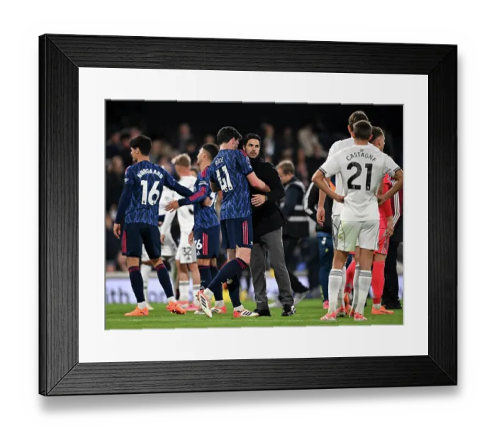 Framed Print : Fulham v Arsenal - Premier League Framed Print : Fulham v Arsenal - Premier League