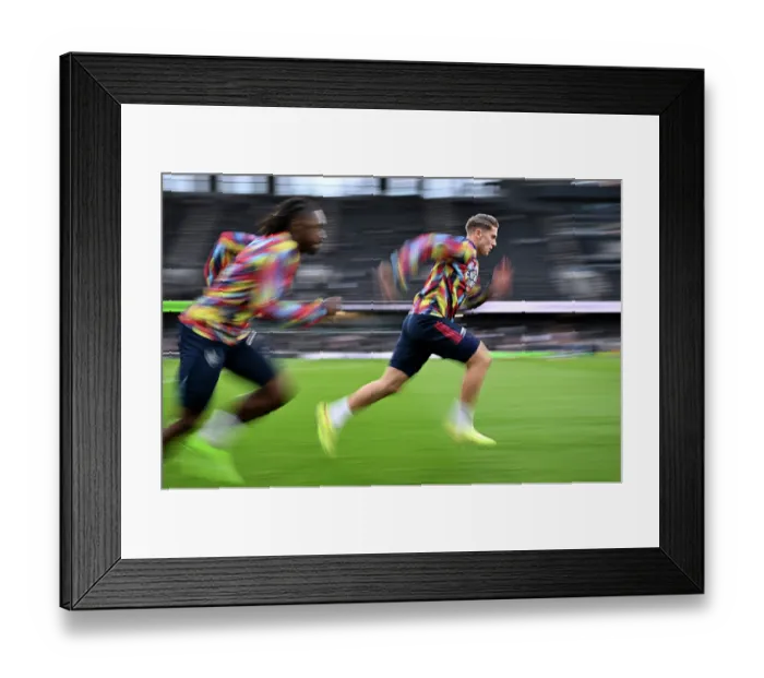 Framed Print : Fulham v Arsenal - Premier League