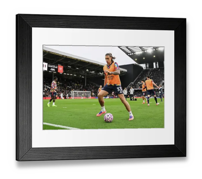 Framed Print : Fulham v Arsenal - Premier League