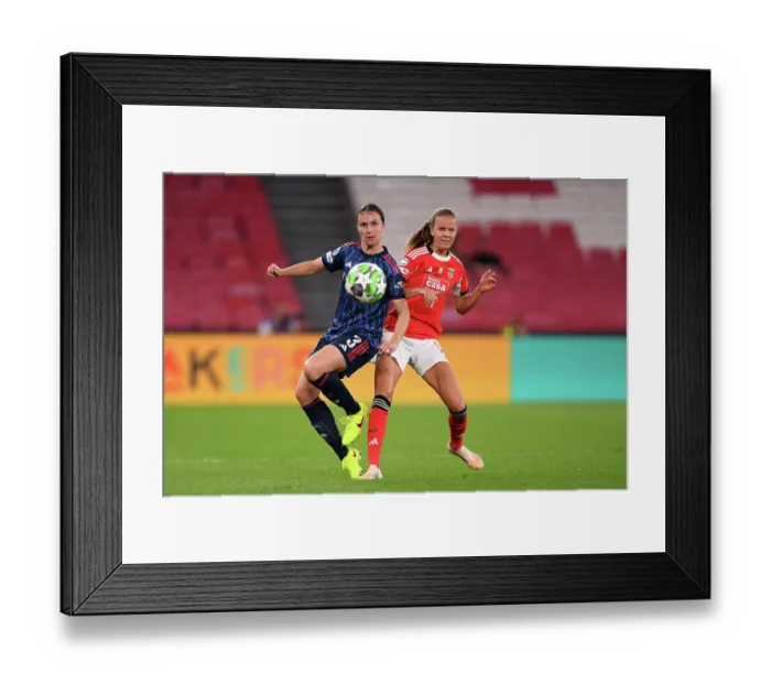 Framed Print : SL Benfica v Arsenal FC - UEFA Women's Champions League 2025 / 26 League Phase MD2 SL Benfica v Arsenal FC - UEFA Women's Champions League 2025 / 26 League Phase MD2