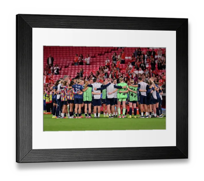 Framed Print : SL Benfica v Arsenal FC - UEFA Women's Champions League 2025 / 26 League Phase MD2 SL Benfica v Arsenal FC - UEFA Women's Champions League 2025 / 26 League Phase MD2