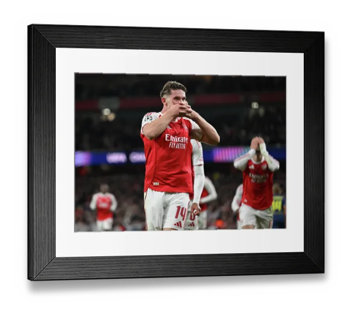 Framed Print : Arsenal FC v Atletico de Madrid - UEFA Champions League 2025 / 26 League Phase MD3 Framed Print : Arsenal FC v Atletico de Madrid - UEFA Champions League 2025 / 26 League Phase MD3