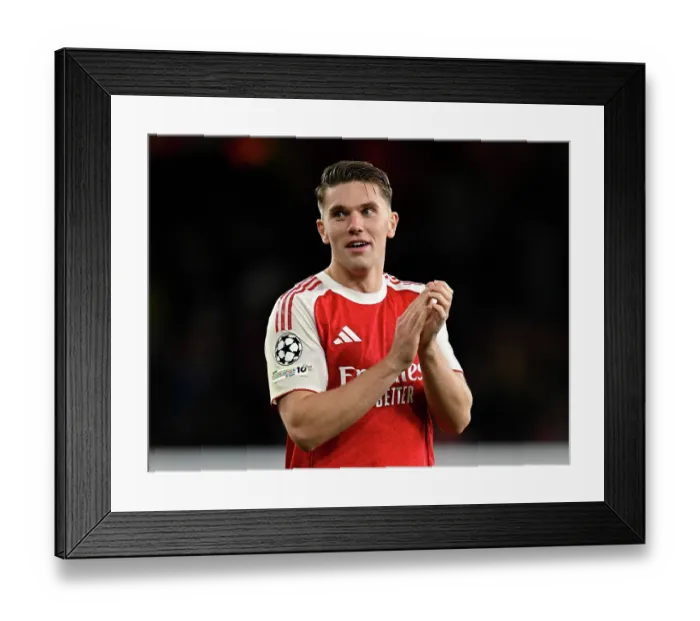 Framed Print : Arsenal FC v Atletico de Madrid - UEFA Champions League 2025 / 26 League Phase MD3