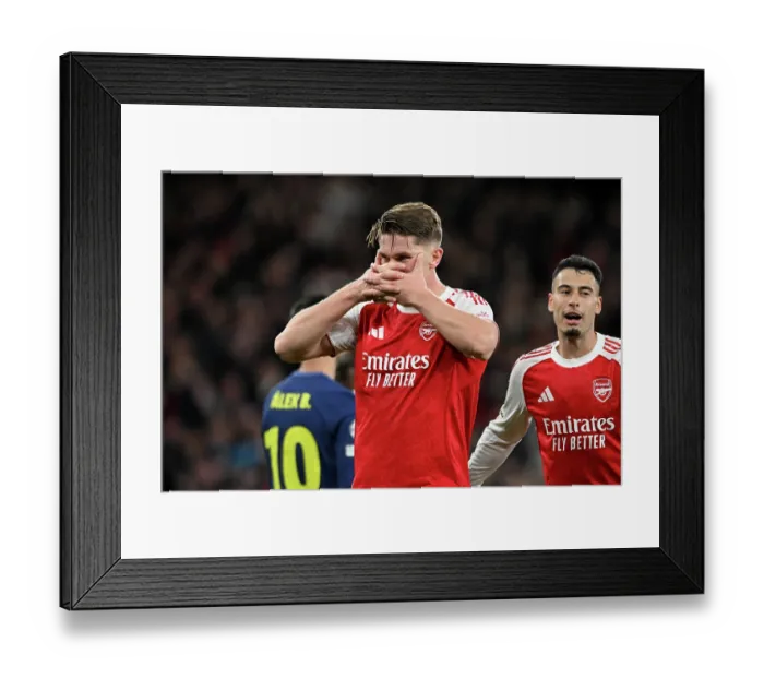 Framed Print : Arsenal FC v Atletico de Madrid - UEFA Champions League 2025 / 26 League Phase MD3 Framed Print : Arsenal FC v Atletico de Madrid - UEFA Champions League 2025 / 26 League Phase MD3